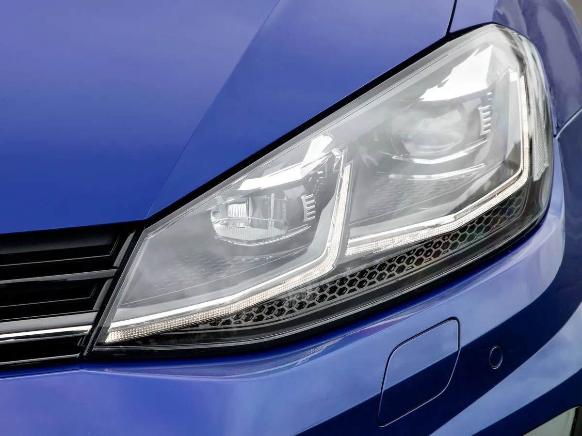 Volkswagen Golf R VII Рестайлинг Хэтчбек 5 дв. — сүрөт 9