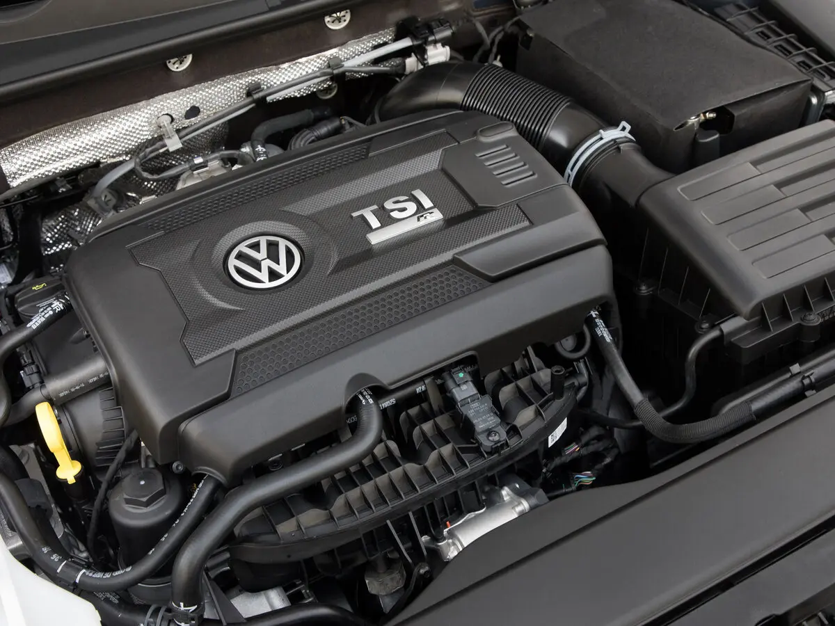 Volkswagen Golf R VII Рестайлинг Хэтчбек 5 дв. — сүрөт 10