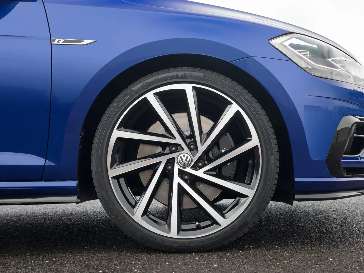 Volkswagen Golf R VII Рестайлинг Хэтчбек 5 дв. — сүрөт 12