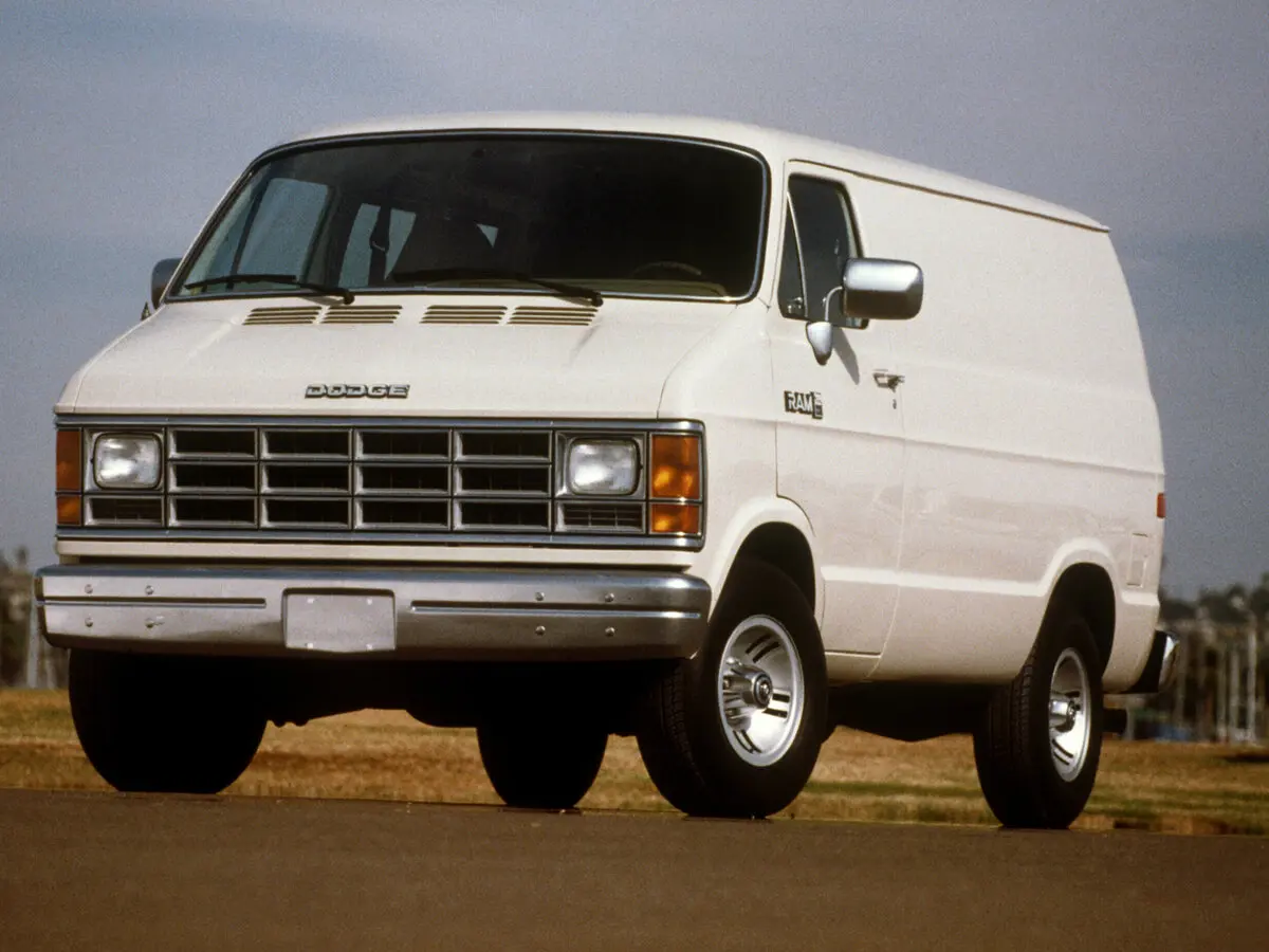 Dodge RAM Van II Минивэн — photo 3