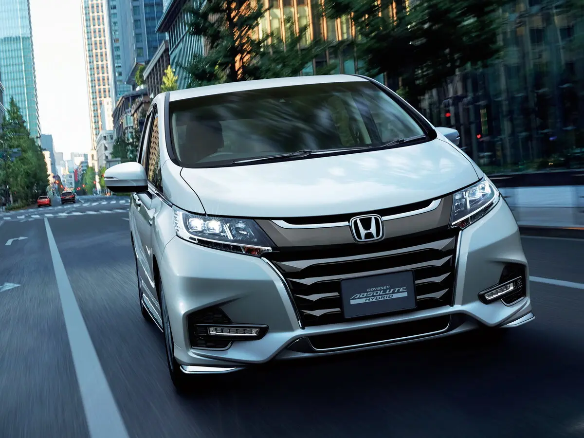 Honda Odyssey V Рестайлинг Минивэн — фото 3
