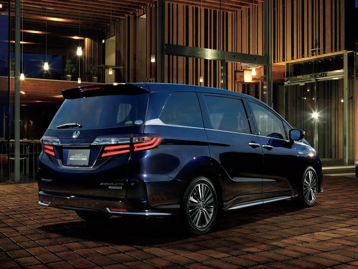 Honda Odyssey V Рестайлинг Минивэн — фото 4