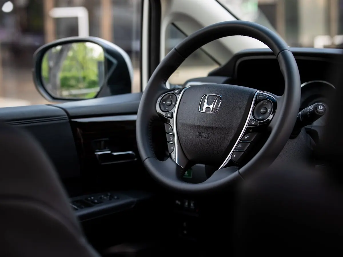 Honda Odyssey V Рестайлинг Минивэн — фото 7
