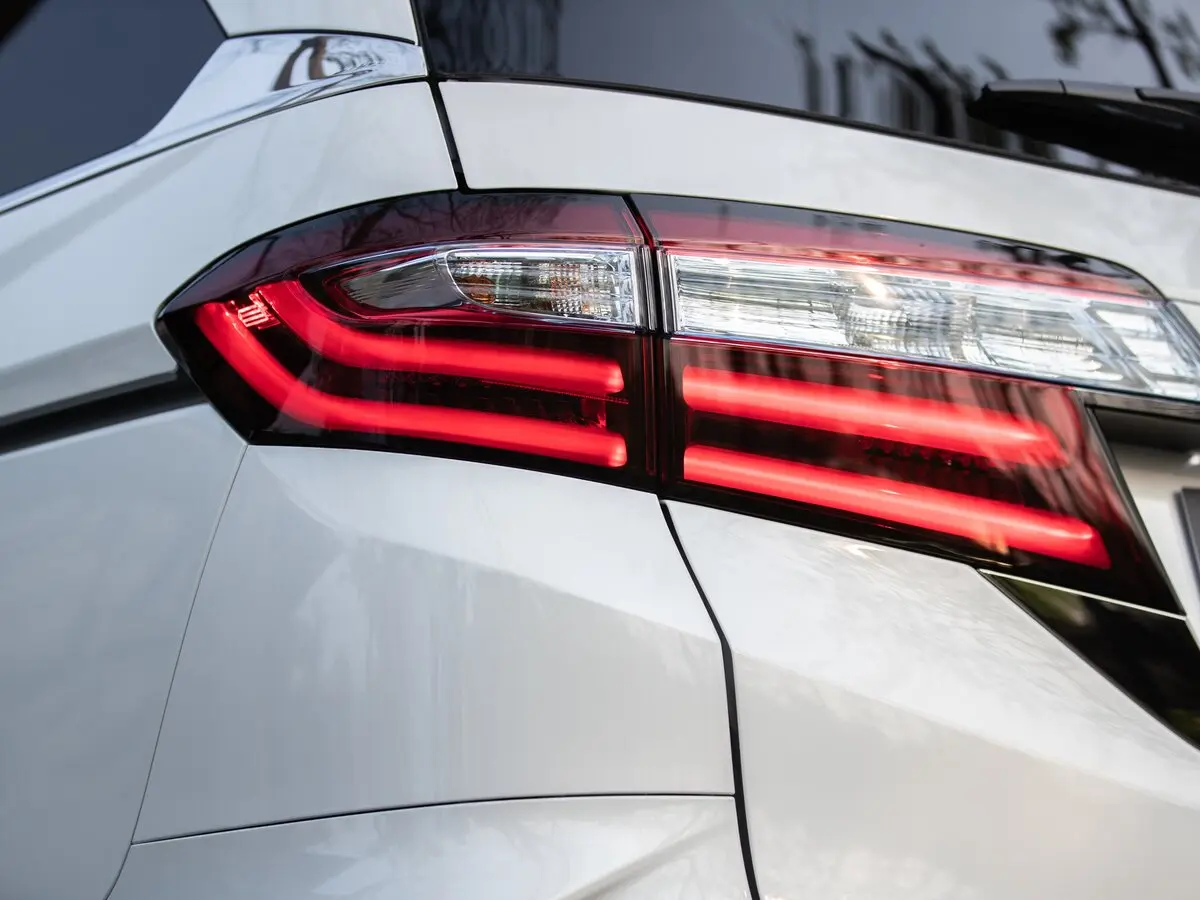 Honda Odyssey V Рестайлинг Минивэн — фото 12