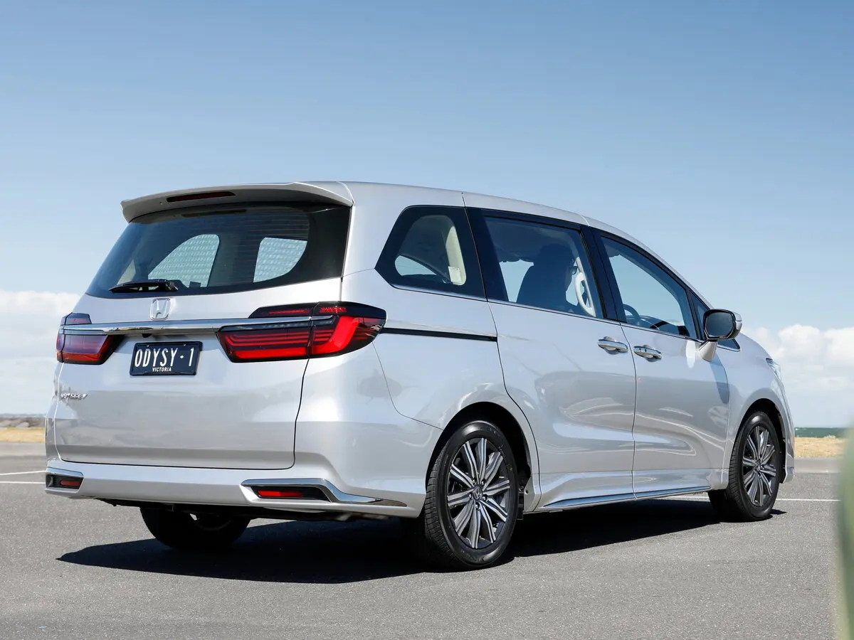 Honda Odyssey V Рестайлинг 2 Минивэн — фото 5