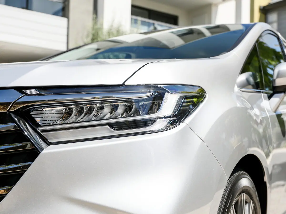 Honda Odyssey V Рестайлинг 2 Минивэн — фото 16