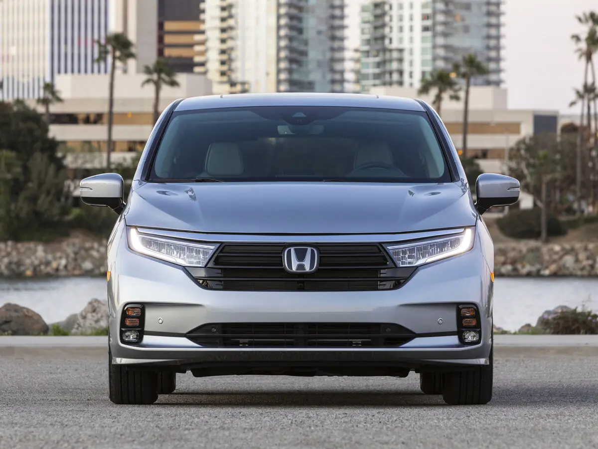 Honda Odyssey (North America) V Рестайлинг Минивэн — photo 3