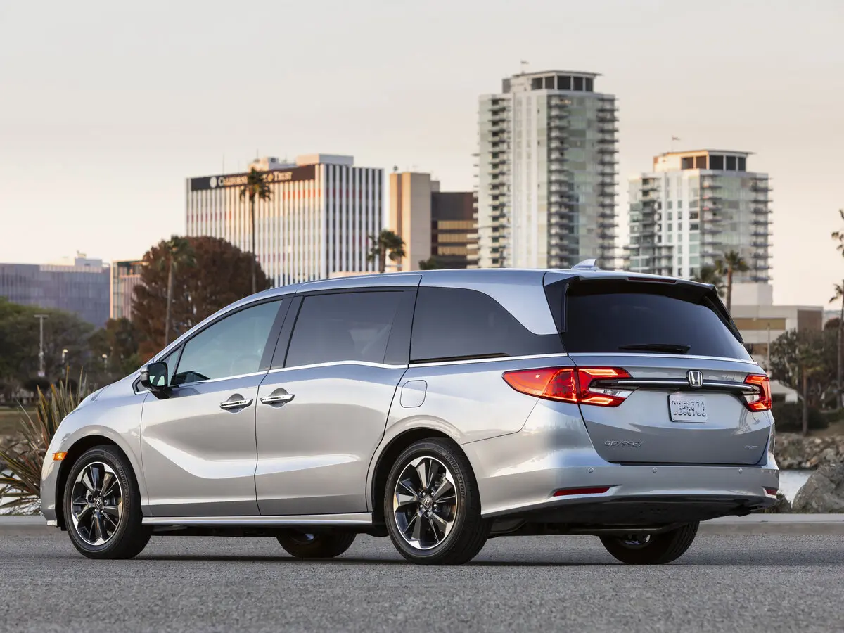 Honda Odyssey (North America) V Рестайлинг Минивэн — photo 5