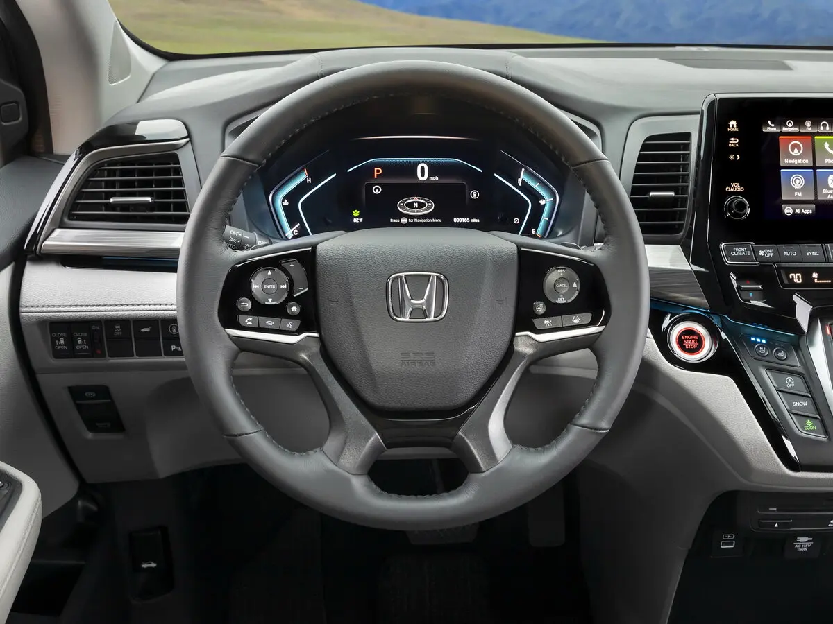 Honda Odyssey (North America) V Рестайлинг Минивэн — photo 10