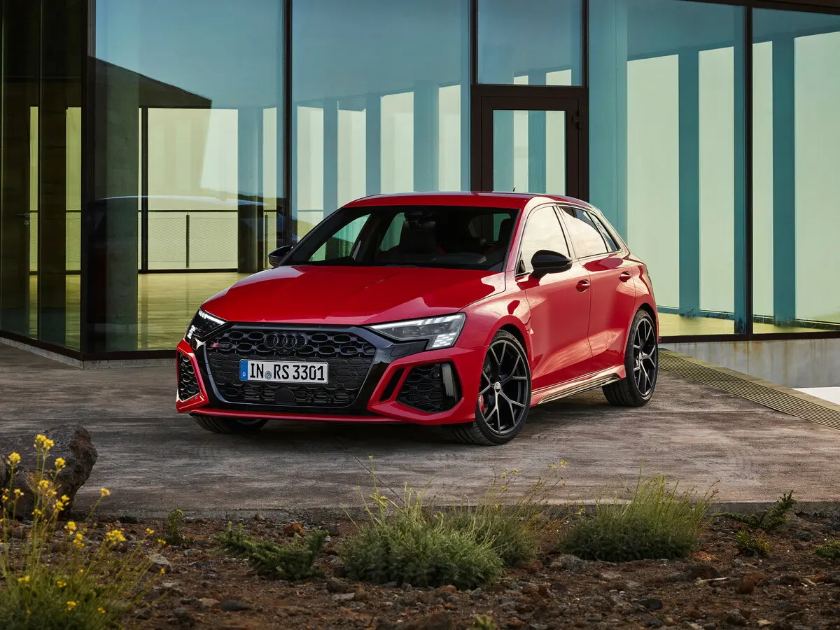 Audi RS 3 III (8Y) Хэтчбек 5 дв. Sportback