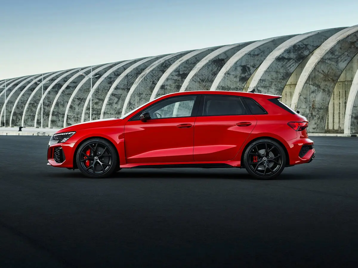 Audi RS 3 III (8Y) Хэтчбек 5 дв. Sportback — 照片 2