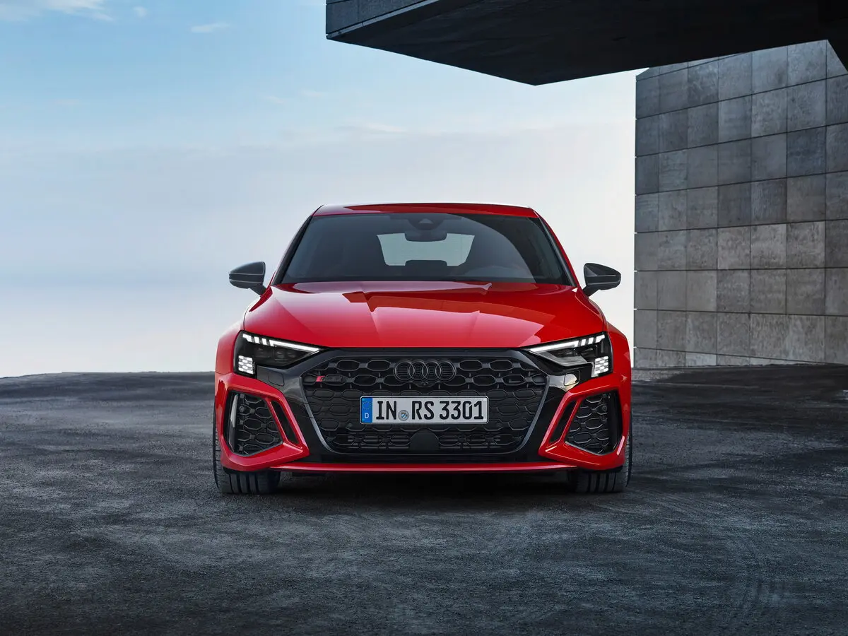 Audi RS 3 III (8Y) Хэтчбек 5 дв. Sportback — 照片 3