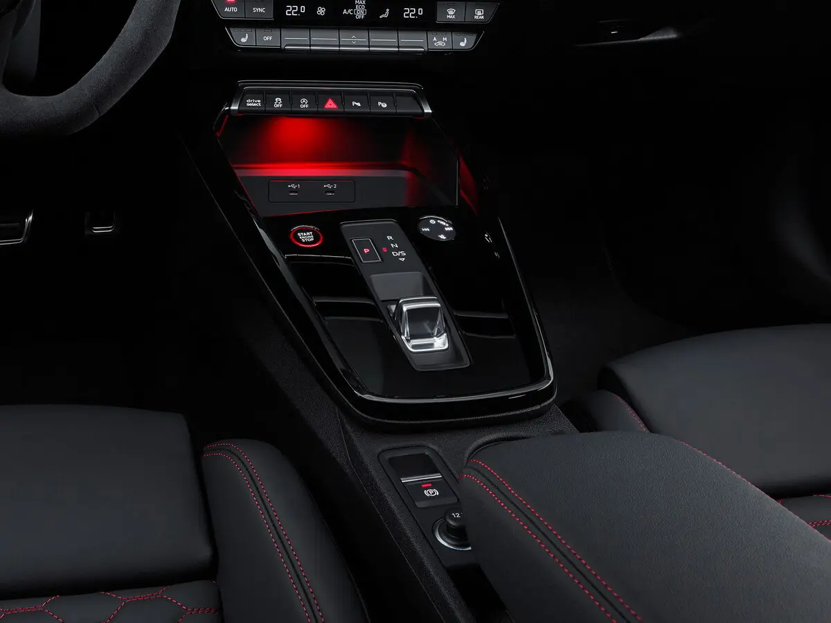 Audi RS 3 III (8Y) Хэтчбек 5 дв. Sportback — 照片 12