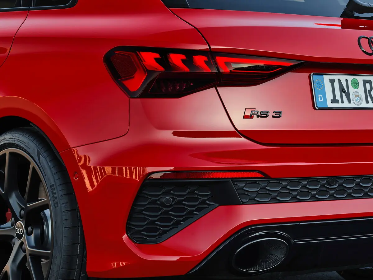 Audi RS 3 III (8Y) Хэтчбек 5 дв. Sportback — 照片 15