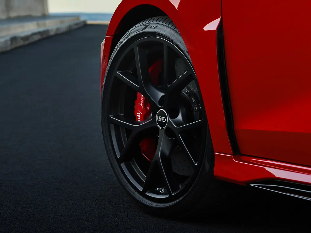 Audi RS 3 III (8Y) Хэтчбек 5 дв. Sportback — 照片 18