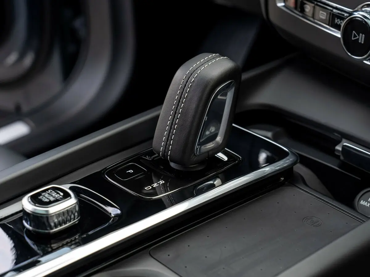 Volvo XC60 II Рестайлинг Внедорожник 5 дв. — сүрөт 12