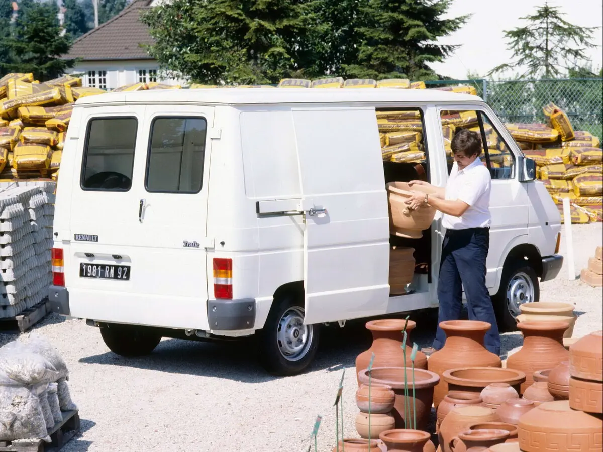 Renault Trafic I Фургон — photo 3