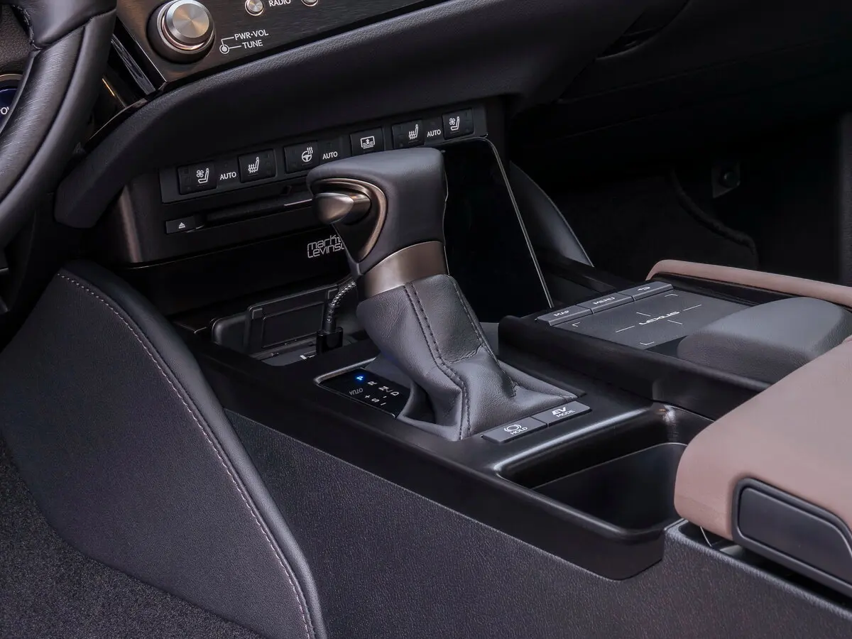 Lexus ES VII Рестайлинг Седан — фото 13