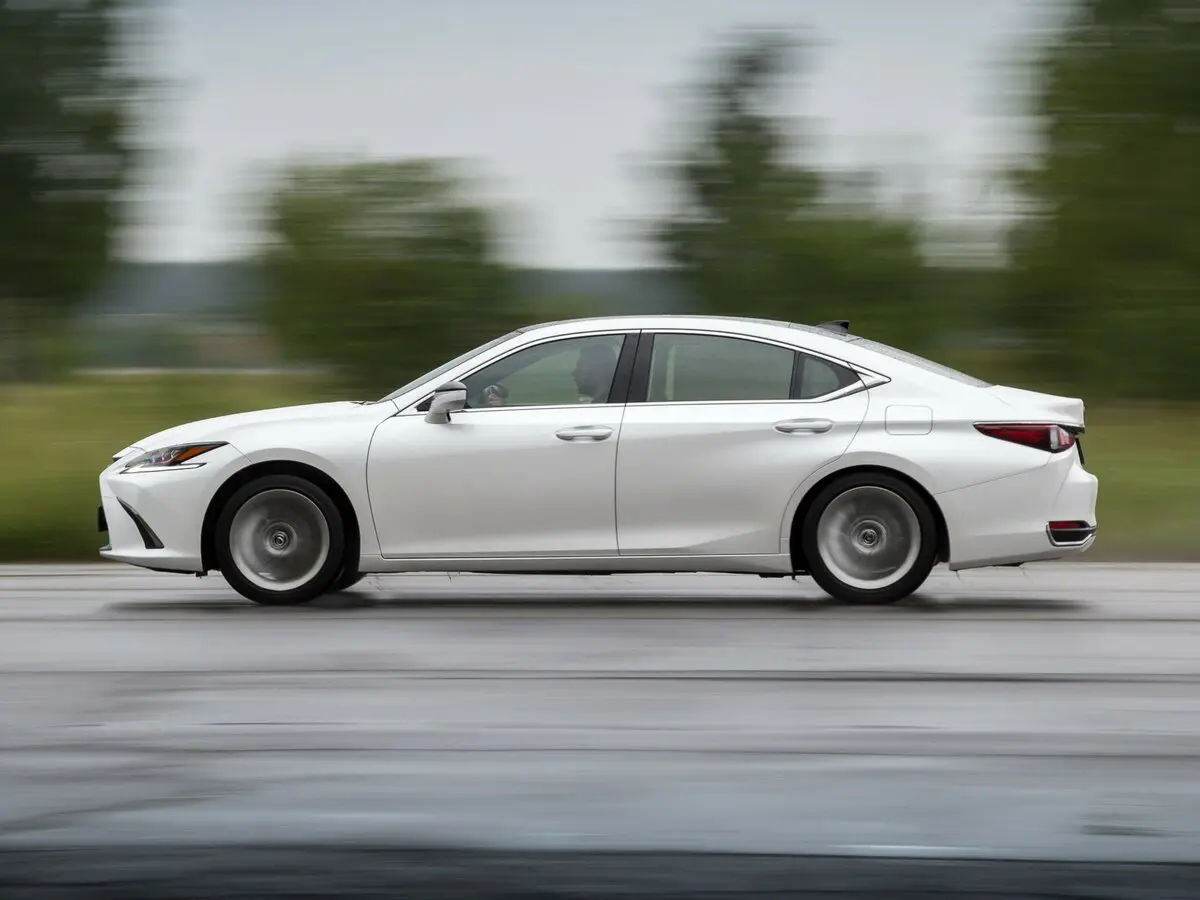 Lexus ES VII Рестайлинг Седан — фото 22