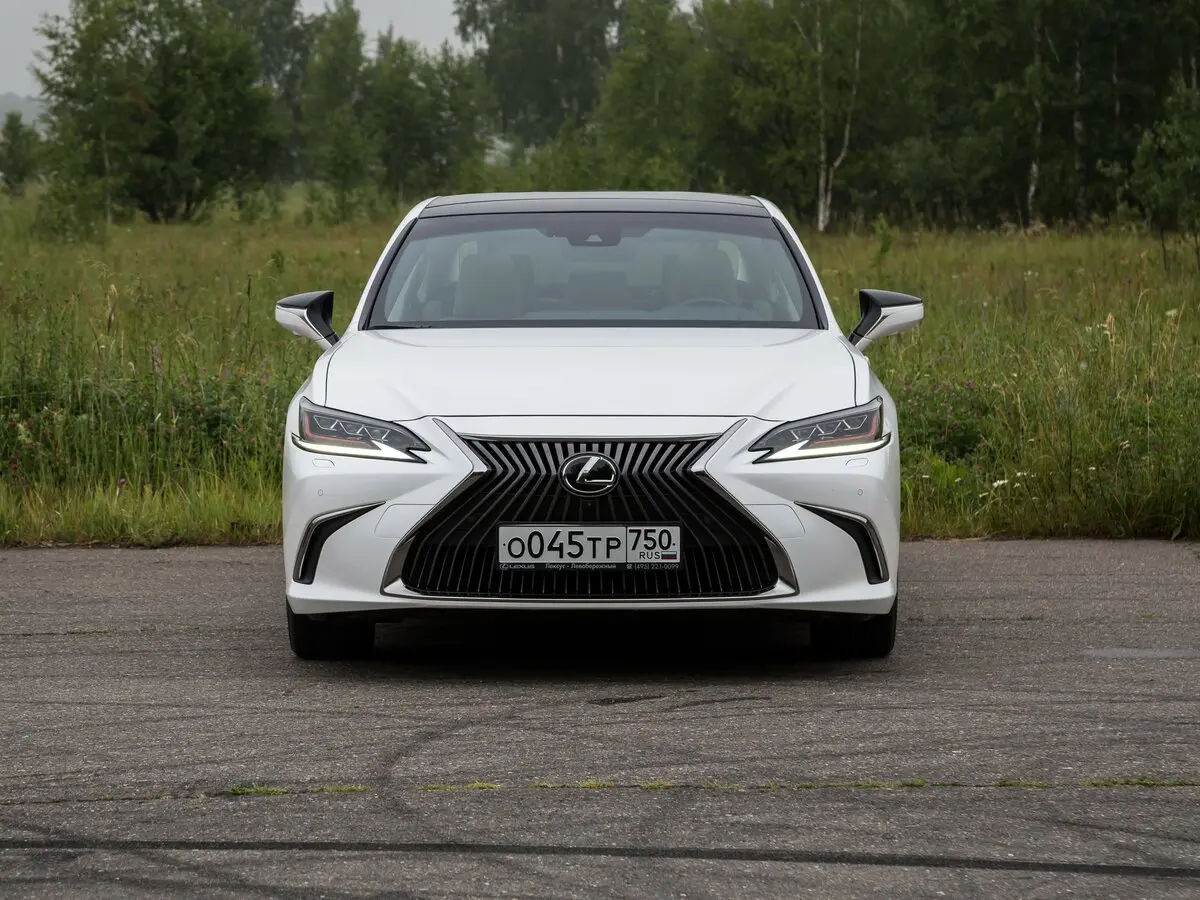 Lexus ES VII Рестайлинг Седан — фото 23