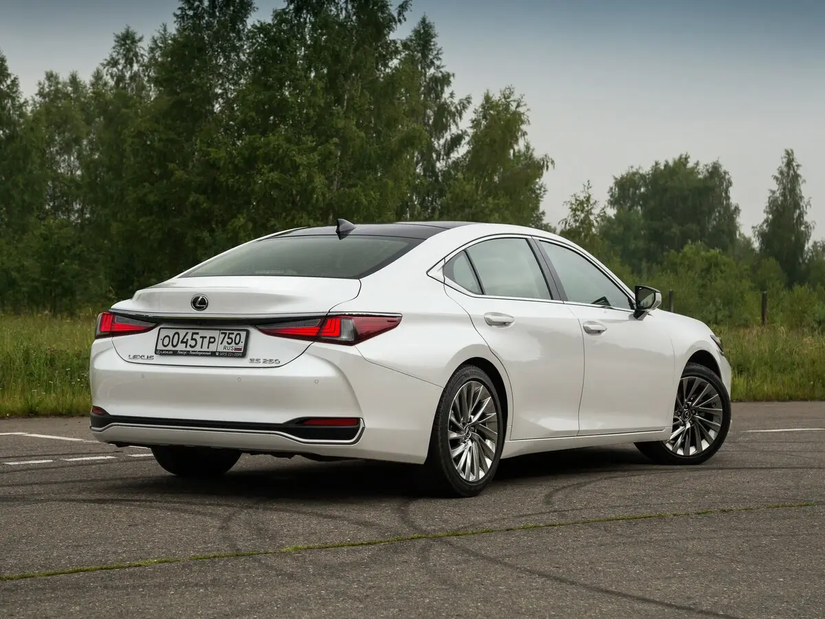 Lexus ES VII Рестайлинг Седан — фото 25