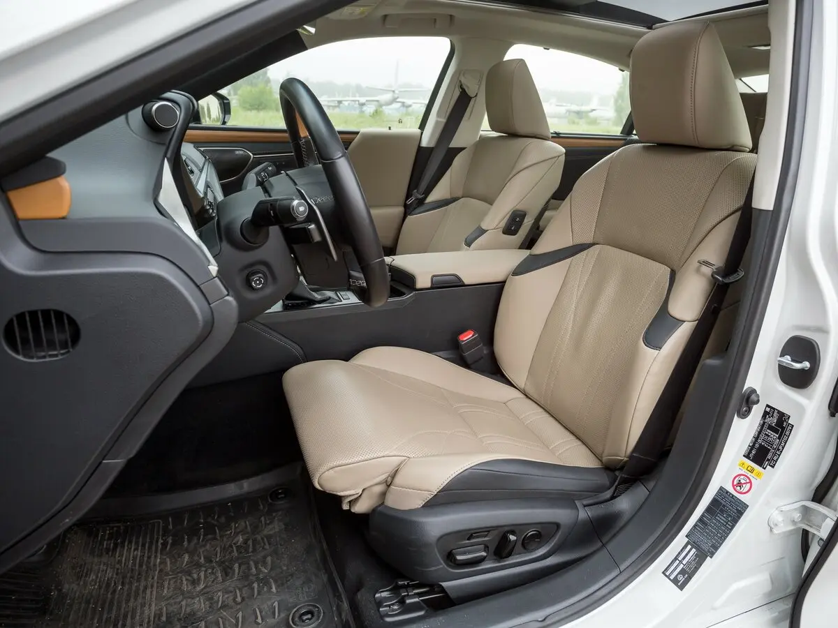 Lexus ES VII Рестайлинг Седан — фото 28