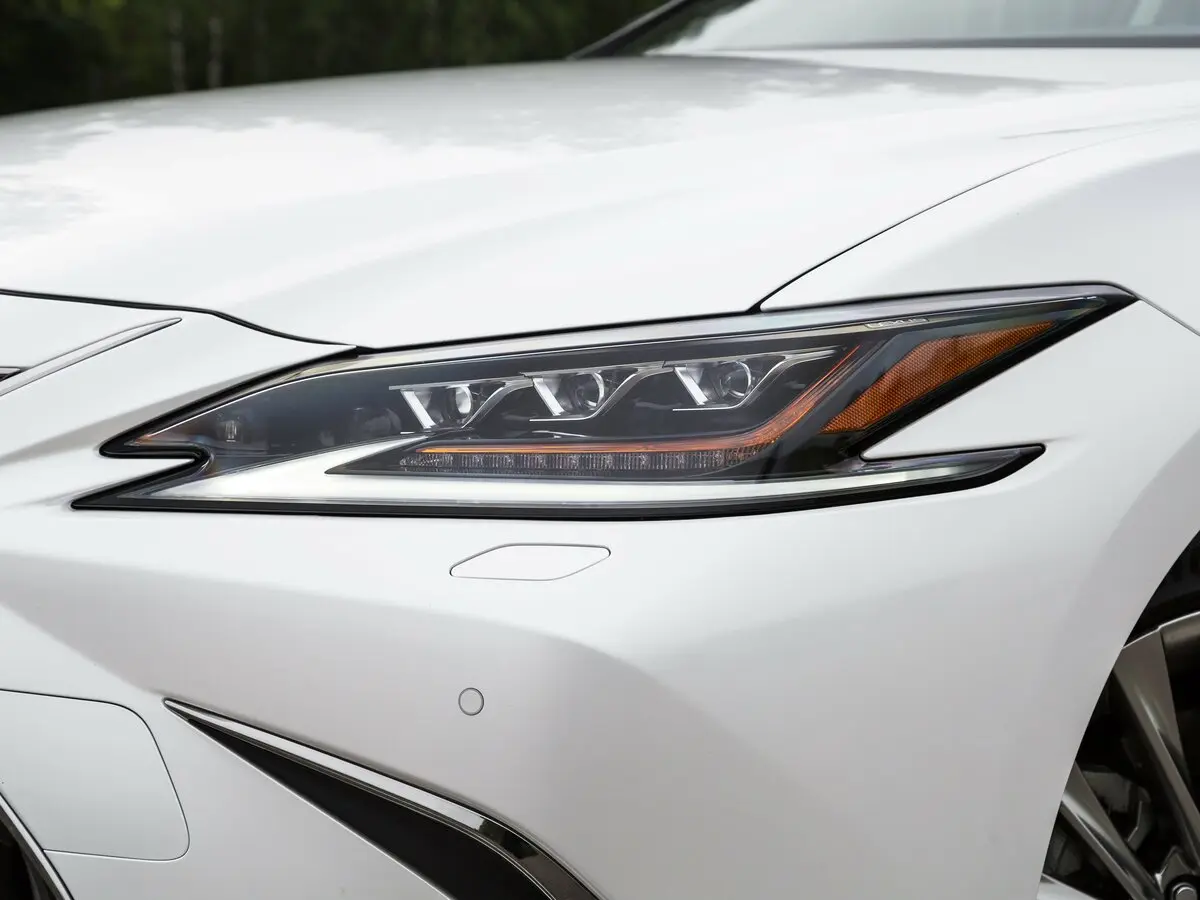 Lexus ES VII Рестайлинг Седан — фото 36