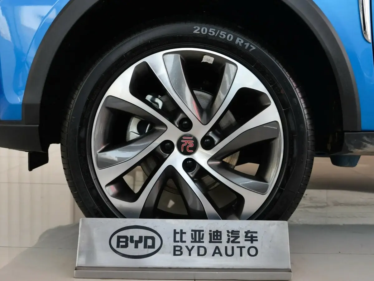 BYD Yuan I Внедорожник 5 дв. — фото 10