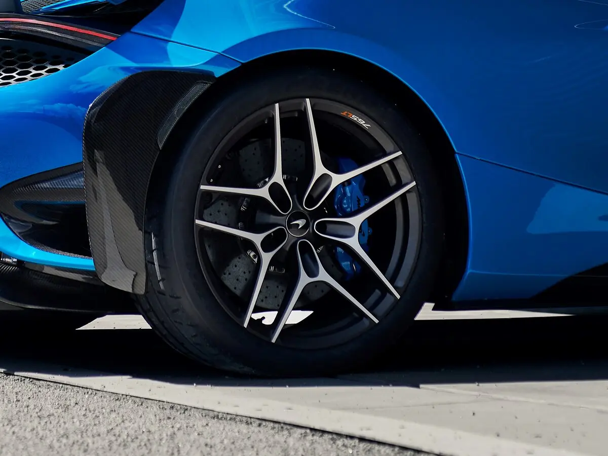 McLaren 765LT 2020 – 2023 Кабриолет — photo 14