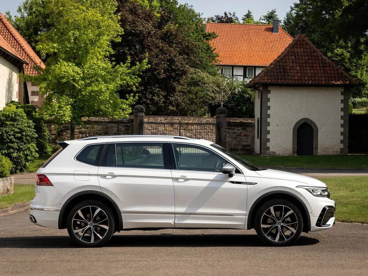 Volkswagen Tiguan II Рестайлинг Внедорожник 5 дв. Allspace — photo 2