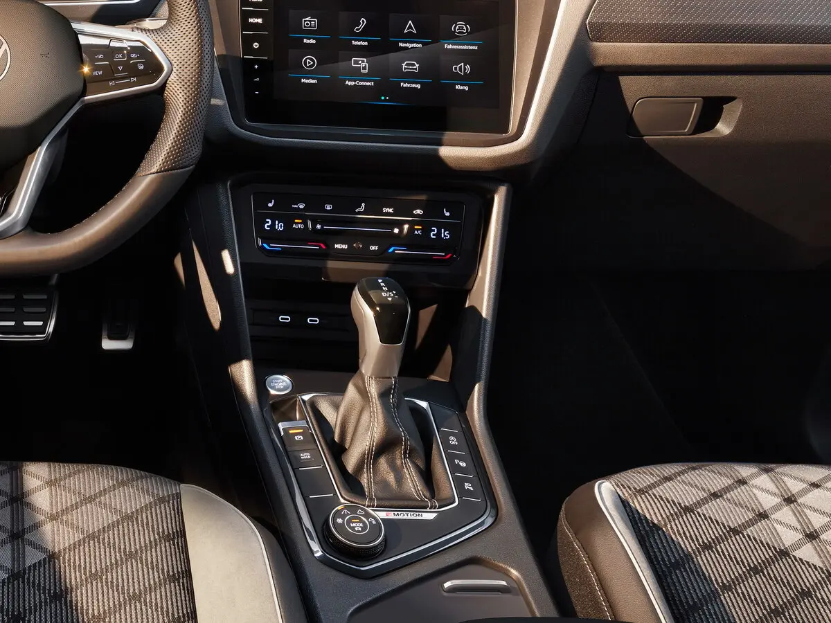 Volkswagen Tiguan II Рестайлинг Внедорожник 5 дв. Allspace — photo 11