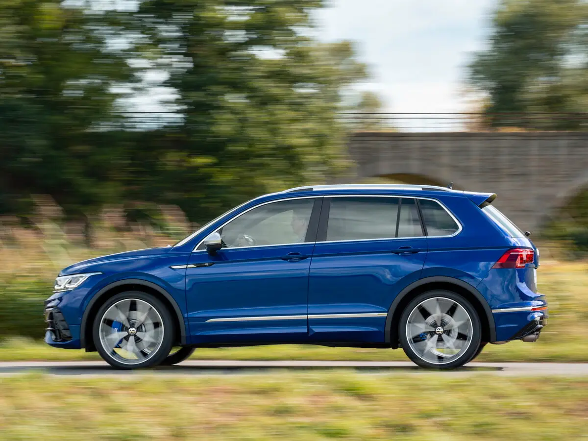 Volkswagen Tiguan R 2020 – 2024 Внедорожник 5 дв. — сүрөт 2