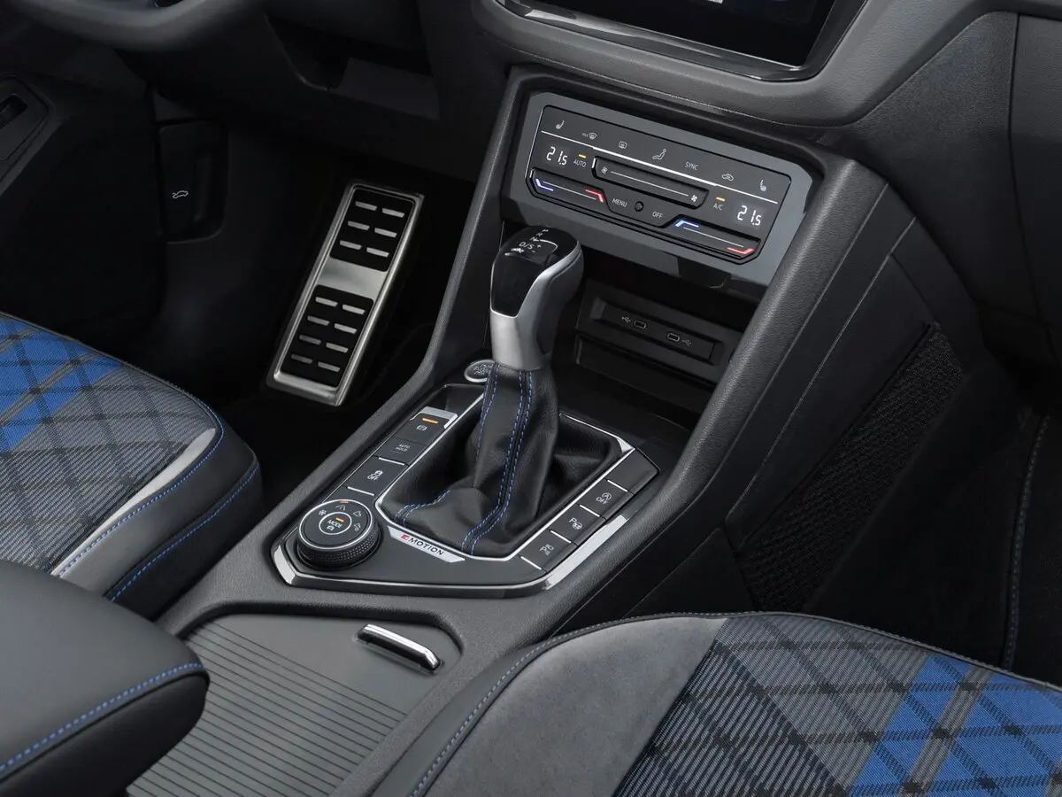 Volkswagen Tiguan R 2020 – 2024 Внедорожник 5 дв. — сүрөт 9
