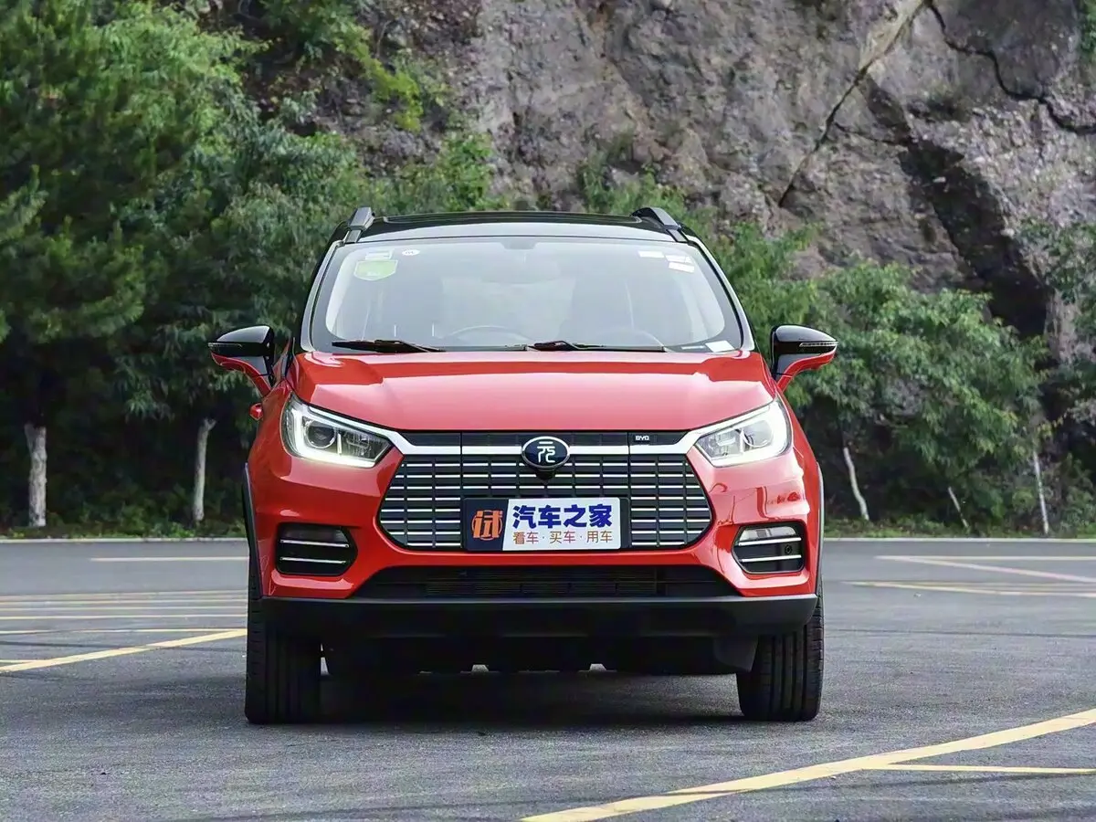 BYD Yuan I Рестайлинг (EV) Внедорожник 5 дв. — фото 3