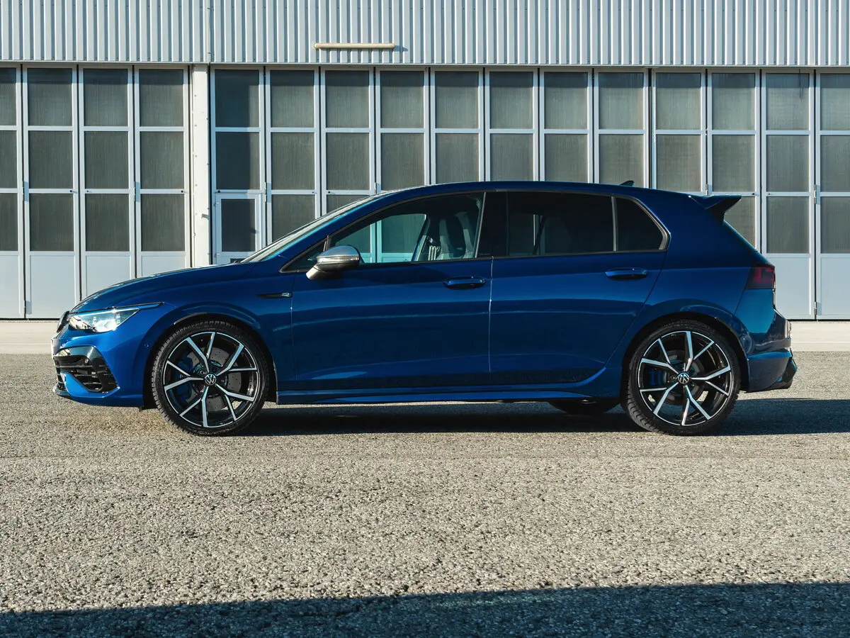 Volkswagen Golf R VIII Хэтчбек 5 дв. — сүрөт 2