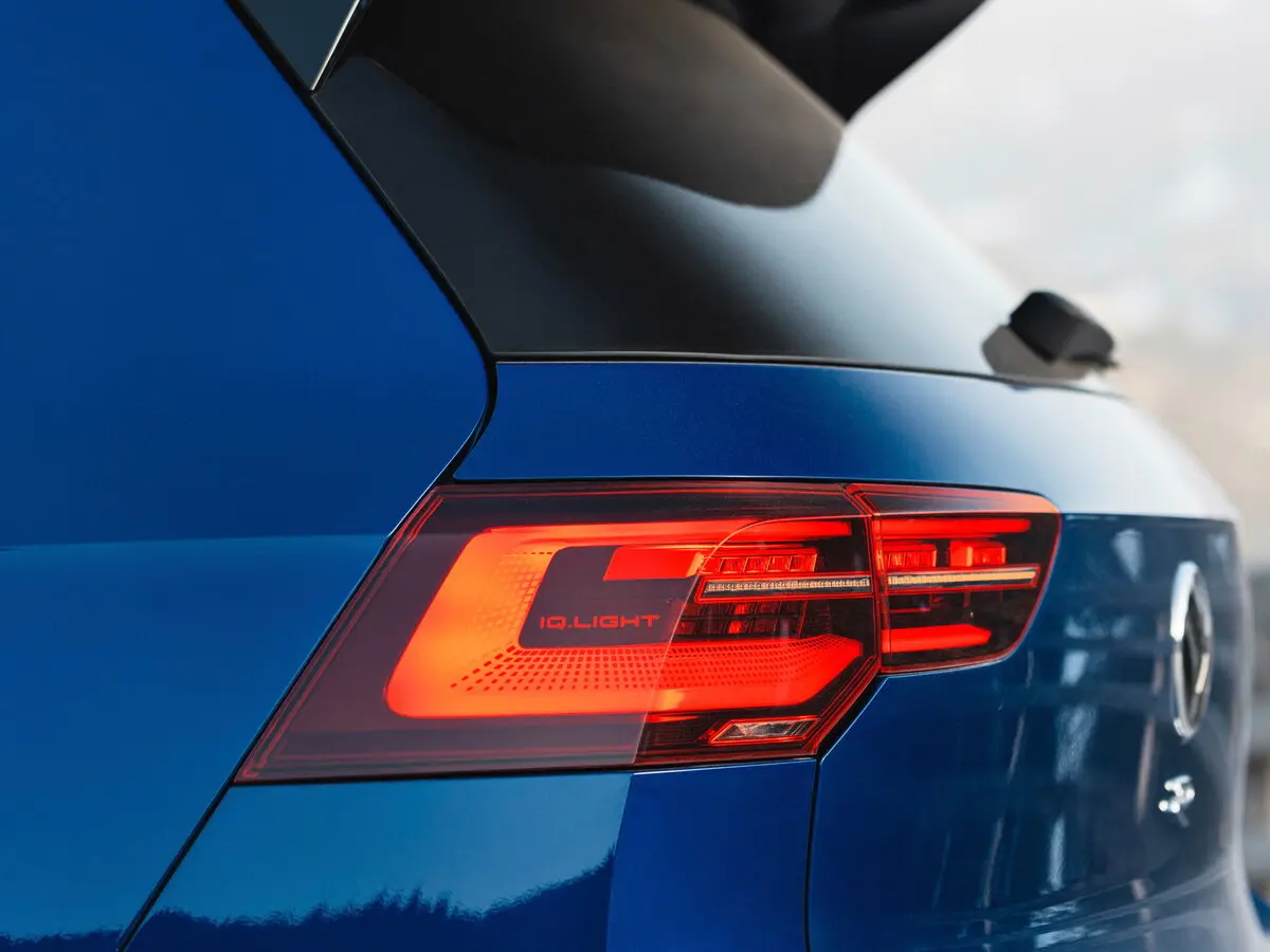 Volkswagen Golf R VIII Хэтчбек 5 дв. — сүрөт 9
