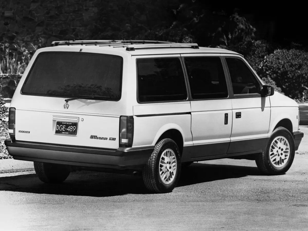 Dodge Caravan I Минивэн Grand — сүрөт 3