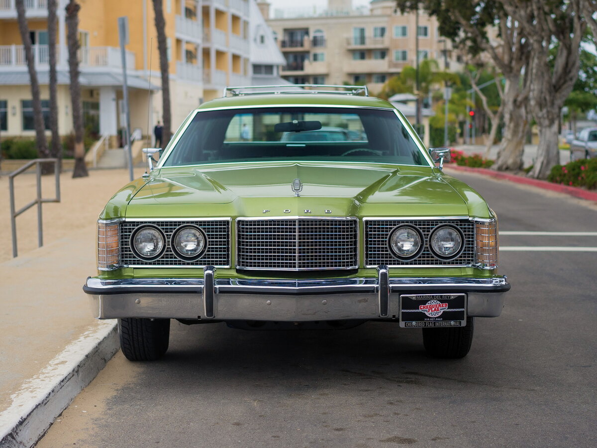Ford LTD Country Squire I Универсал 5 дв. — фото 3