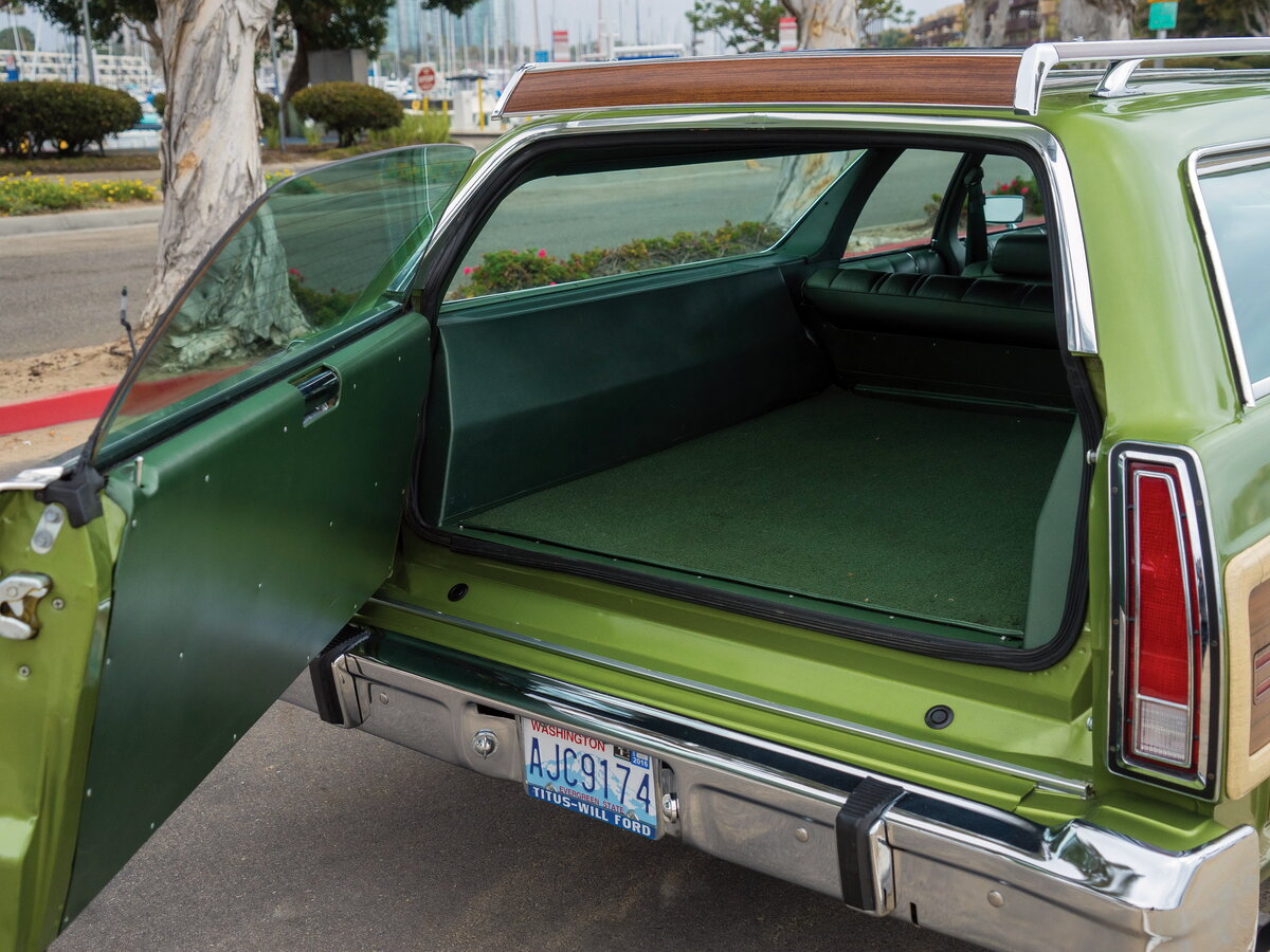 Ford LTD Country Squire I Универсал 5 дв. — фото 9
