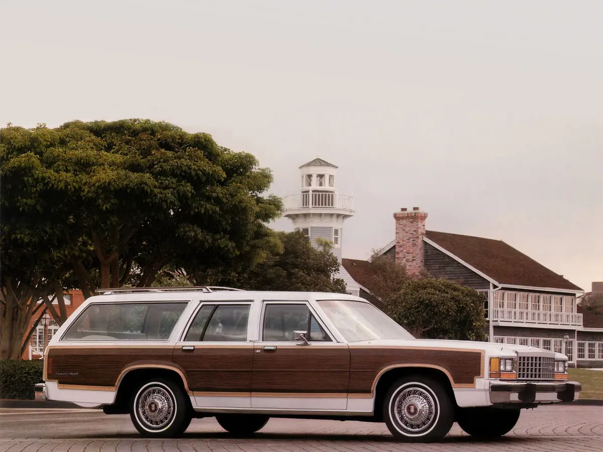 Ford LTD Country Squire II Универсал 5 дв. — сүрөт 2