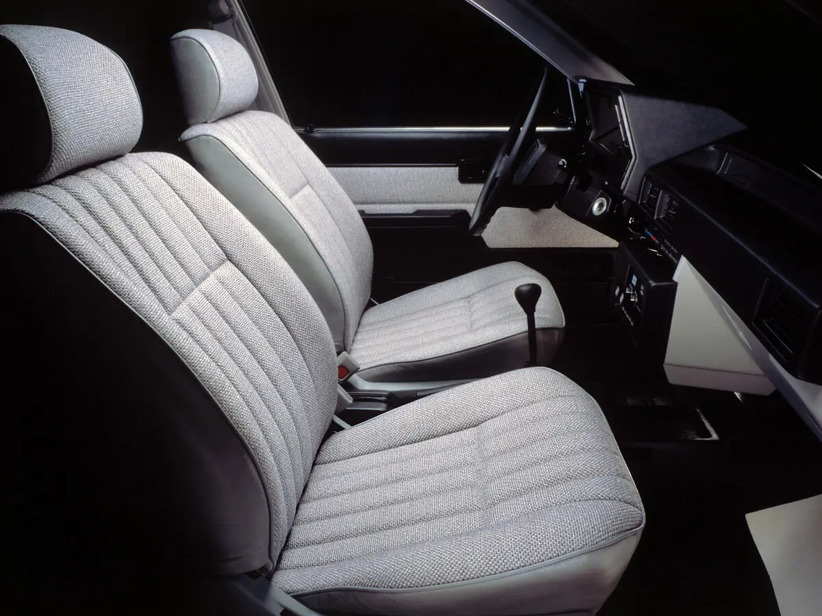 Chevrolet Nova VI Седан — сүрөт 4