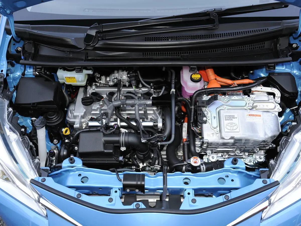 Toyota Vitz III (XP130) Рестайлинг 2 Хэтчбек 5 дв. — сүрөт 10