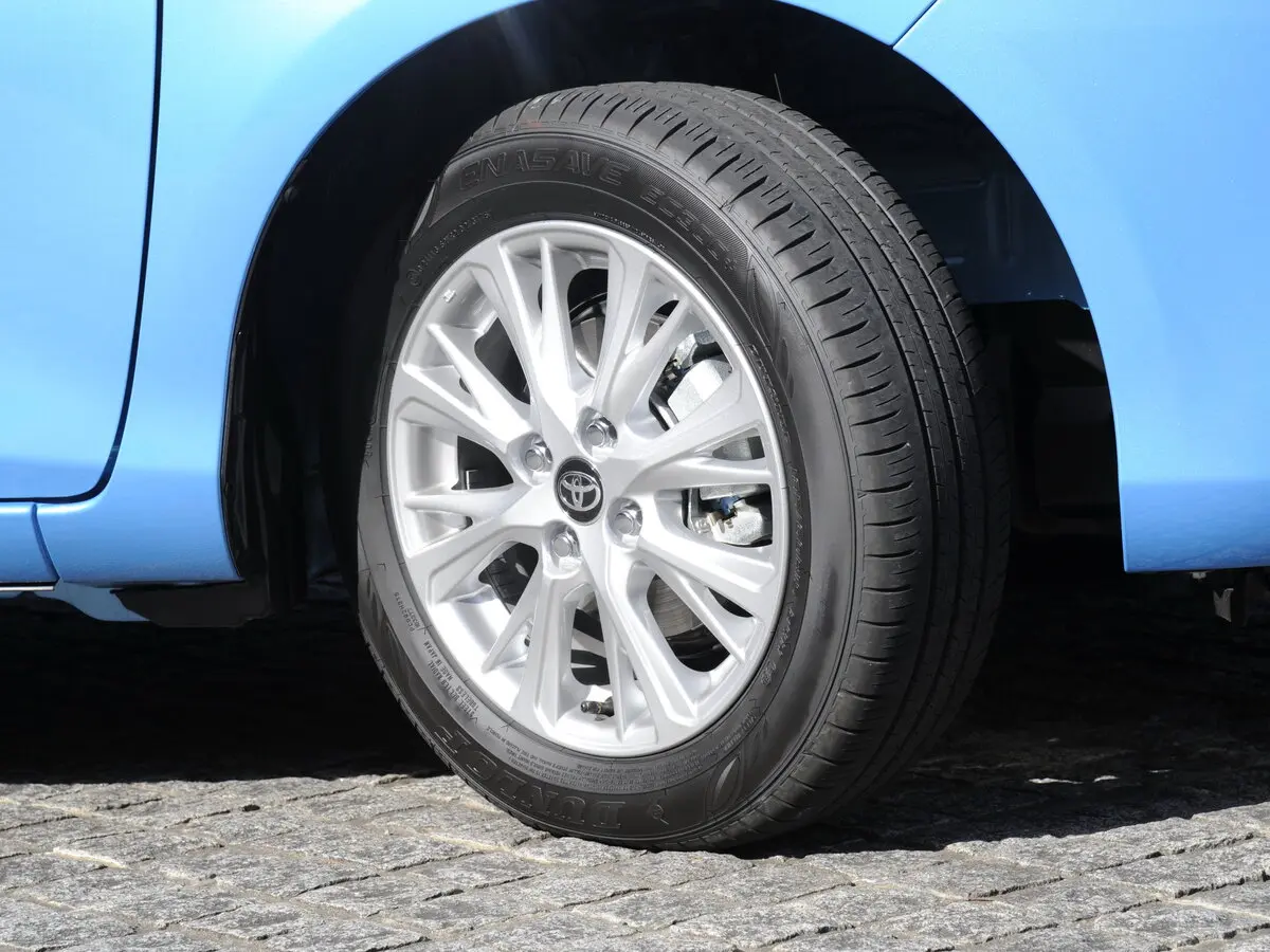 Toyota Vitz III (XP130) Рестайлинг 2 Хэтчбек 5 дв. — сүрөт 11