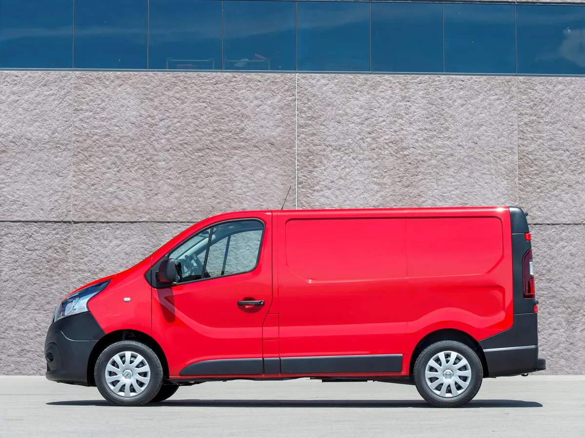 Nissan NV300 2016 – 2021 Фургон — photo 2