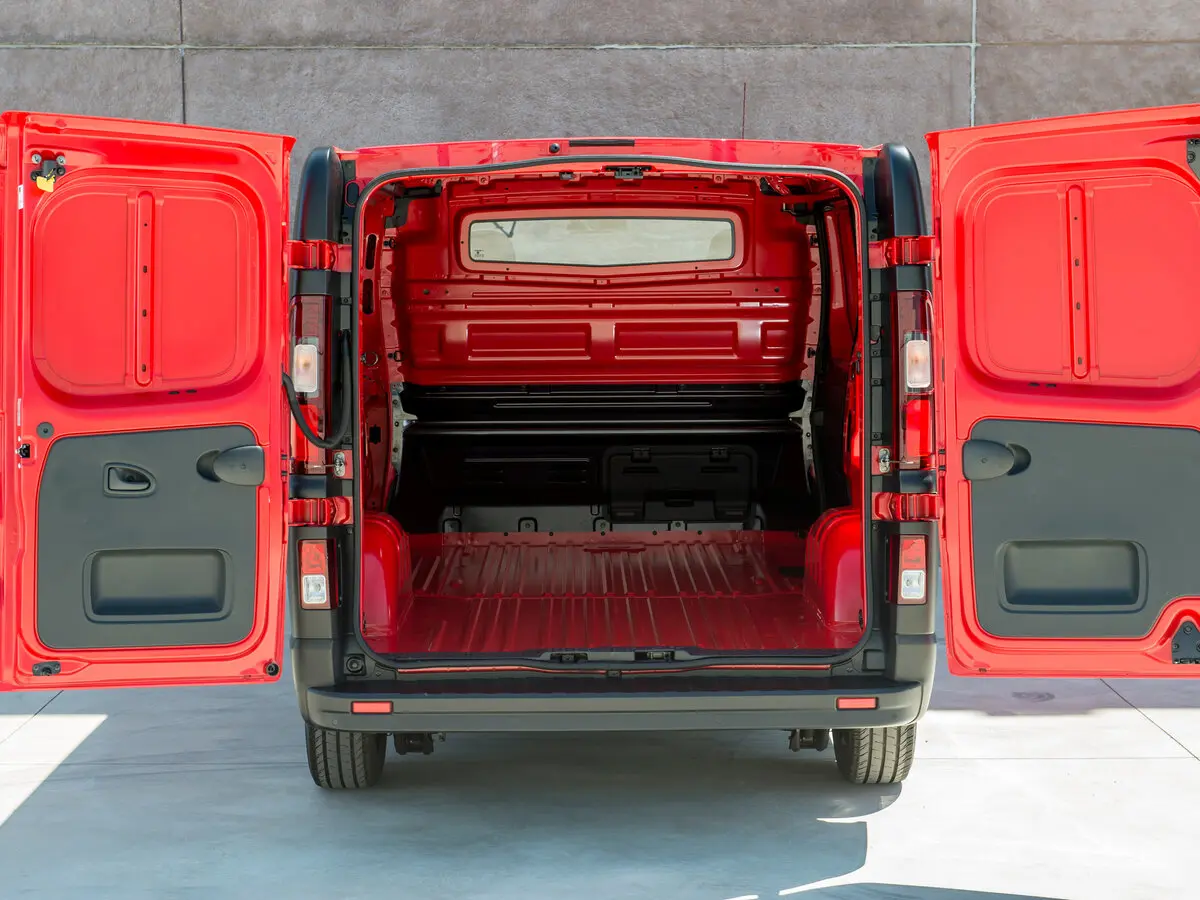 Nissan NV300 2016 – 2021 Фургон — photo 8