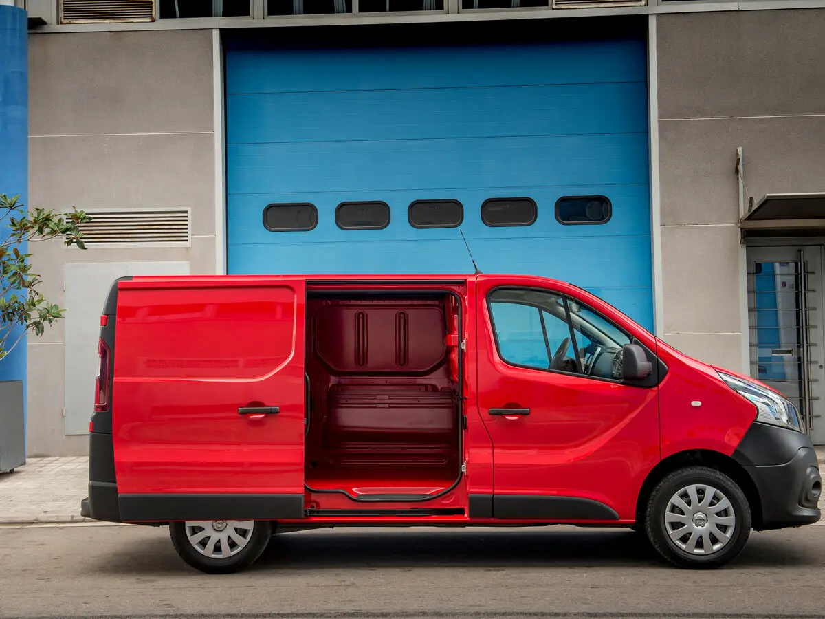 Nissan NV300 2016 – 2021 Фургон — photo 9