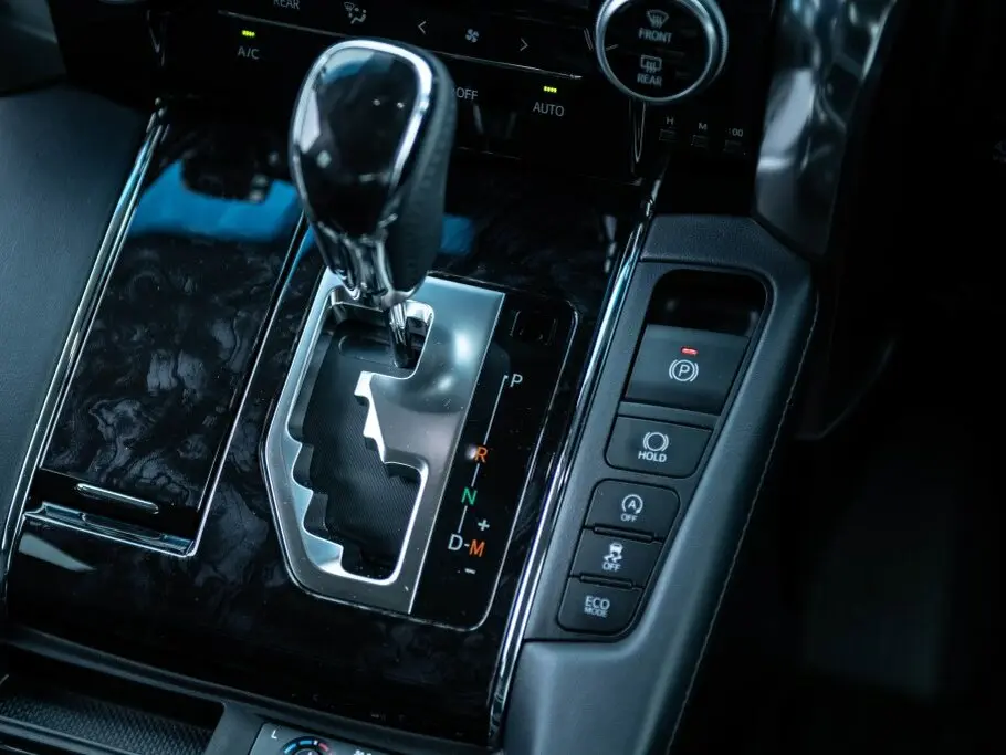 Toyota Vellfire II Рестайлинг Минивэн — фото 12