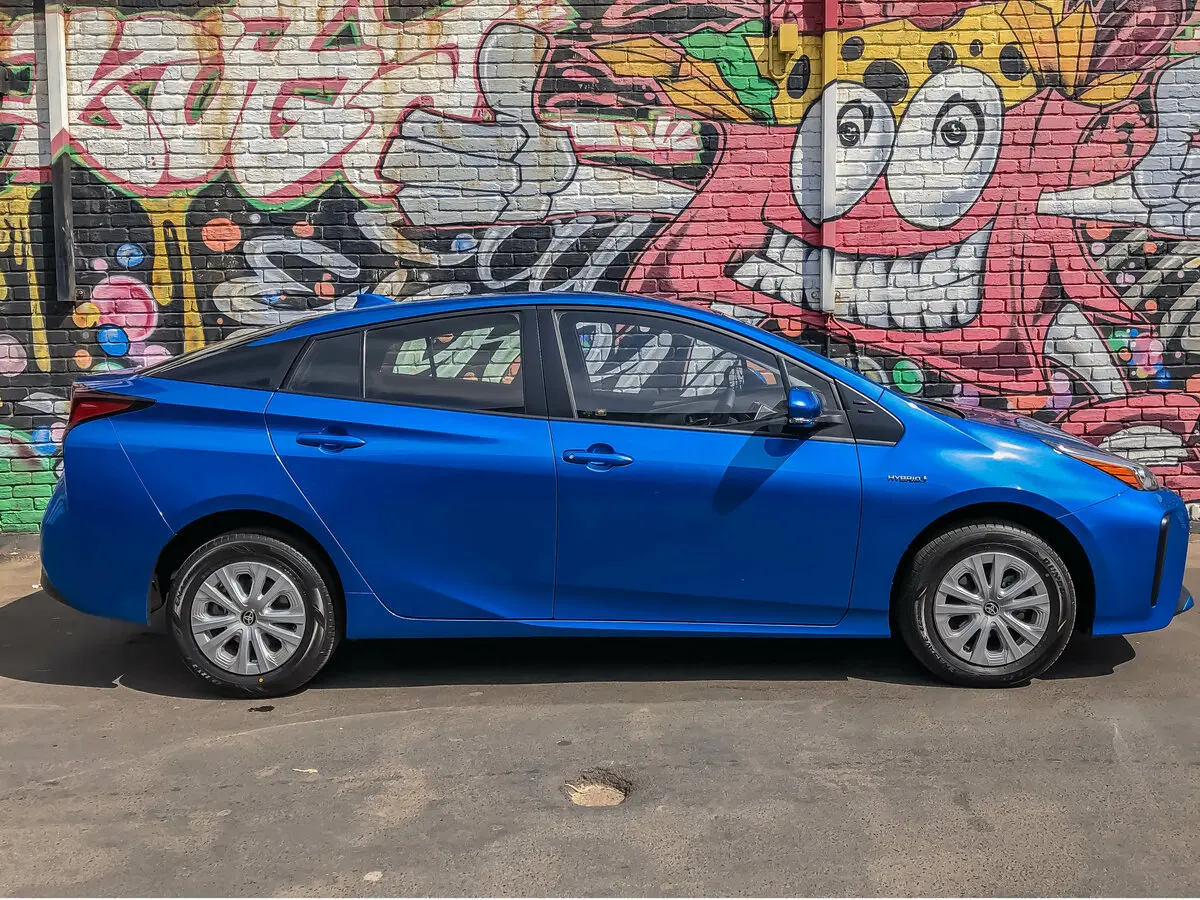 Toyota Prius IV Рестайлинг (XW50) Лифтбек — фото 2