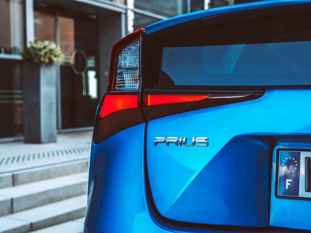 Toyota Prius IV Рестайлинг (XW50) Лифтбек — фото 14