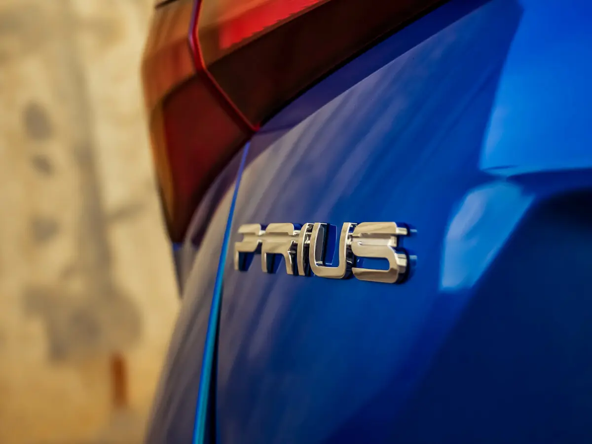 Toyota Prius IV Рестайлинг (XW50) Лифтбек — фото 16
